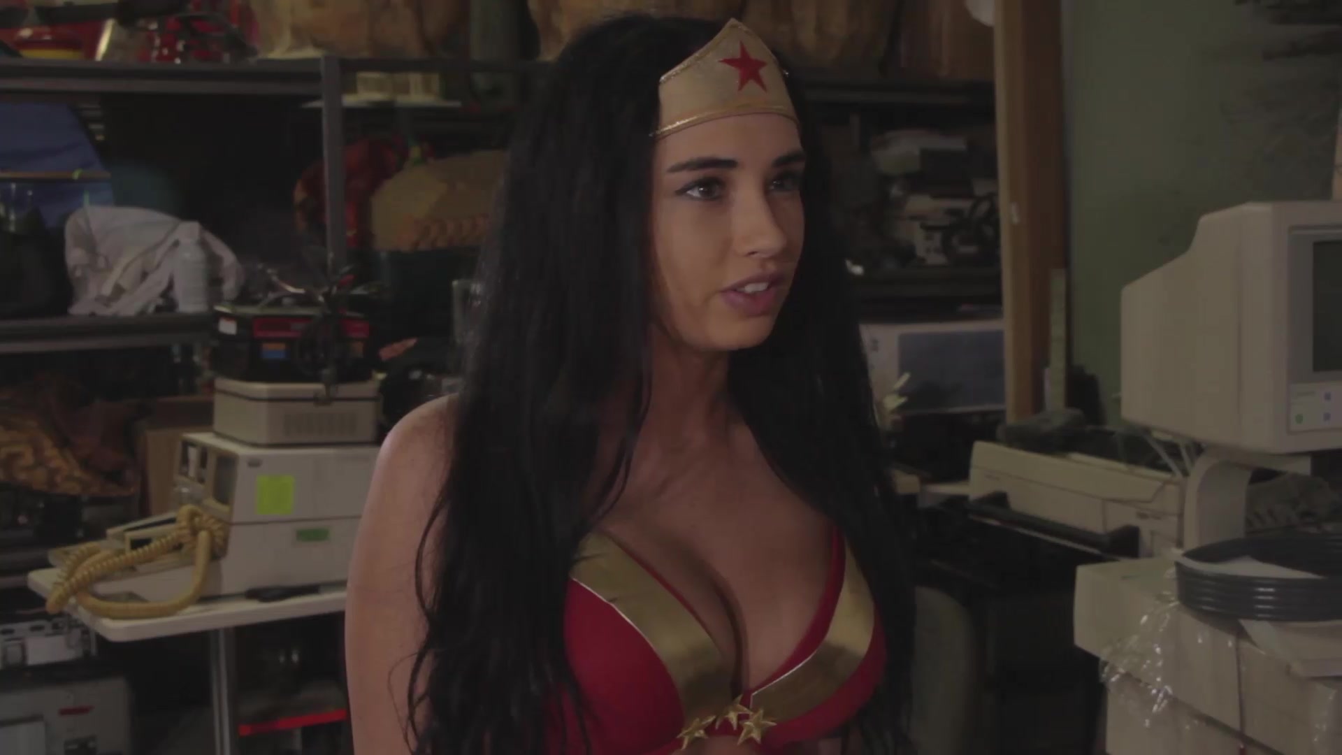 Wonder Woman Paris Roxanne - BoundHub - Wondergirl v zod part 1