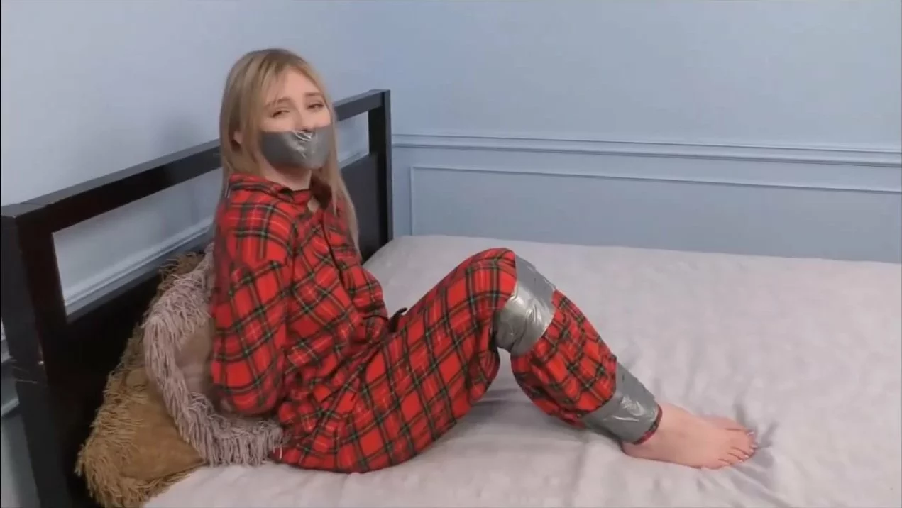 BoundHub - Girl Got Tied Up and Gagged Before Sleep