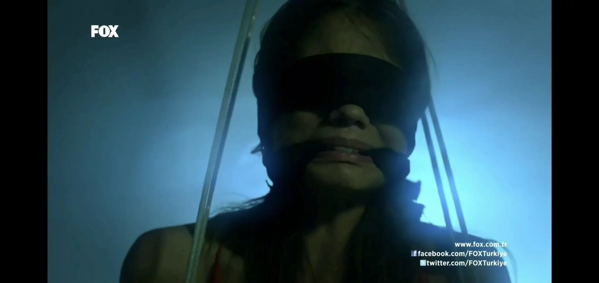 BoundHub - Sexy Demet Ozdemir blindfolded and cleave gagged