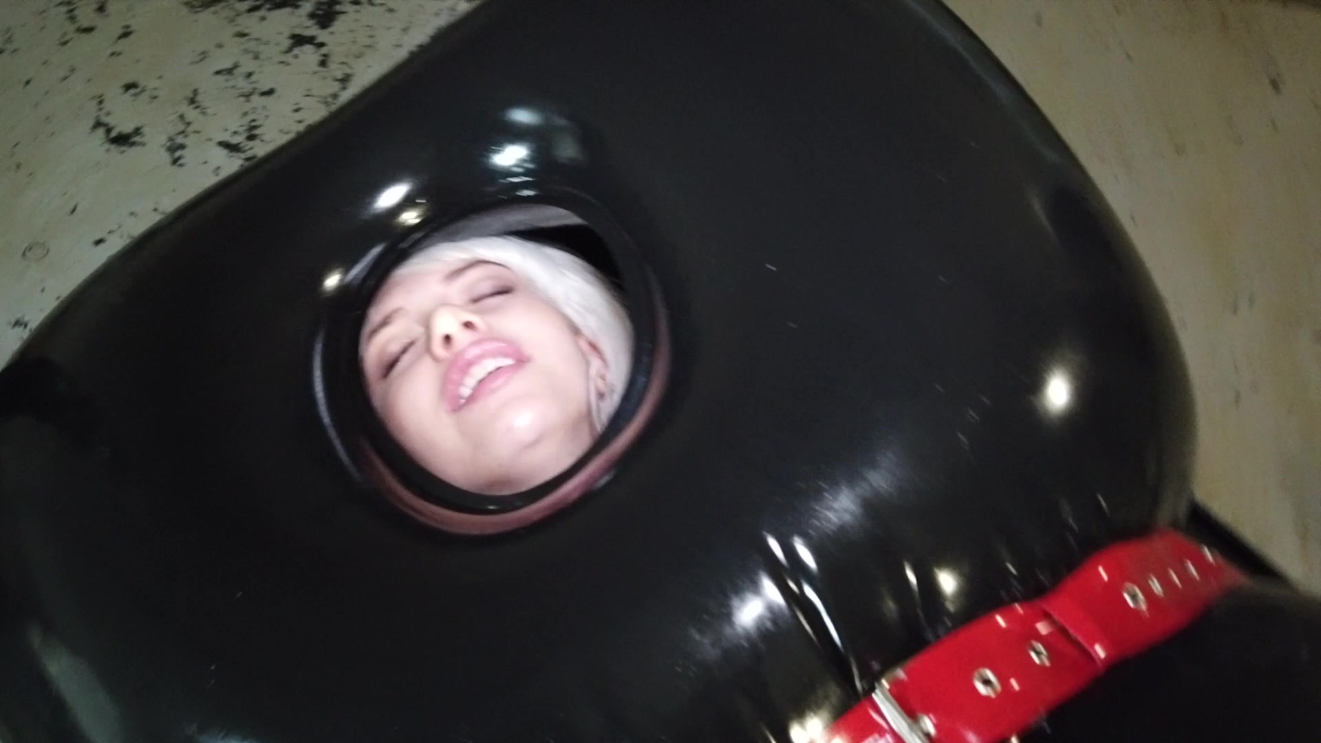 BoundHub - Inflatable Rubber Sleepsack