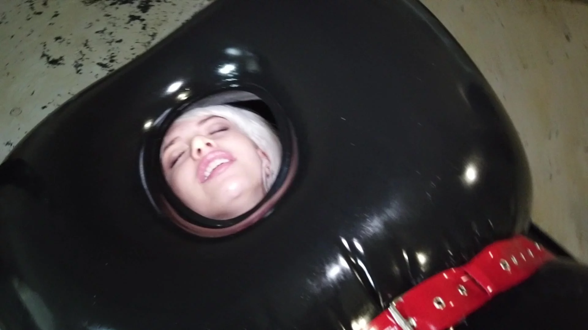 BoundHub - Inflatable Rubber Sleepsack