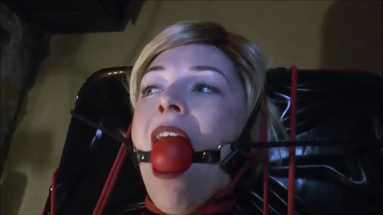 BoundHub - Big ballgag red and black latex