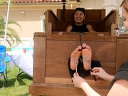 Public renfaire feet tickling